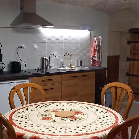 Gite-Civray-De-Touraine Troglo De Denise Dış mekan fotoğraf